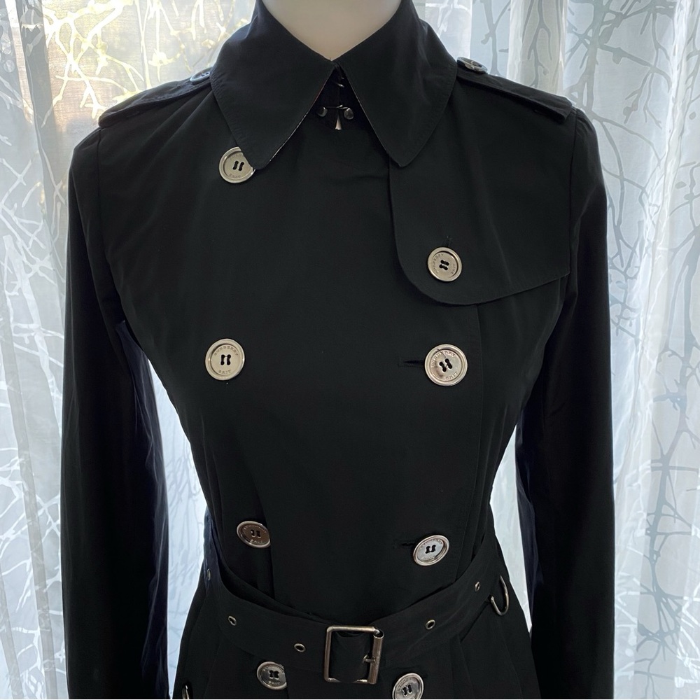 BURBERRY BLACK LIGHTWEIGHT DOUBLE BREASTED BUTTON UP TRENCH COAT - Picture 3 of 15